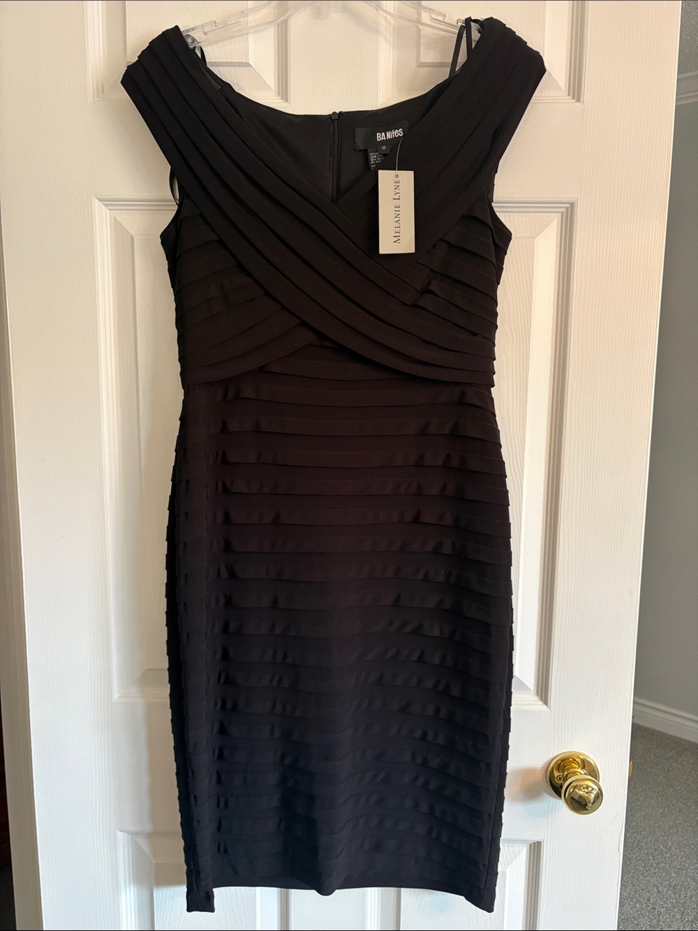 NWT MELANIE LYNE (BA Nites) Black Pleated Midi Dress